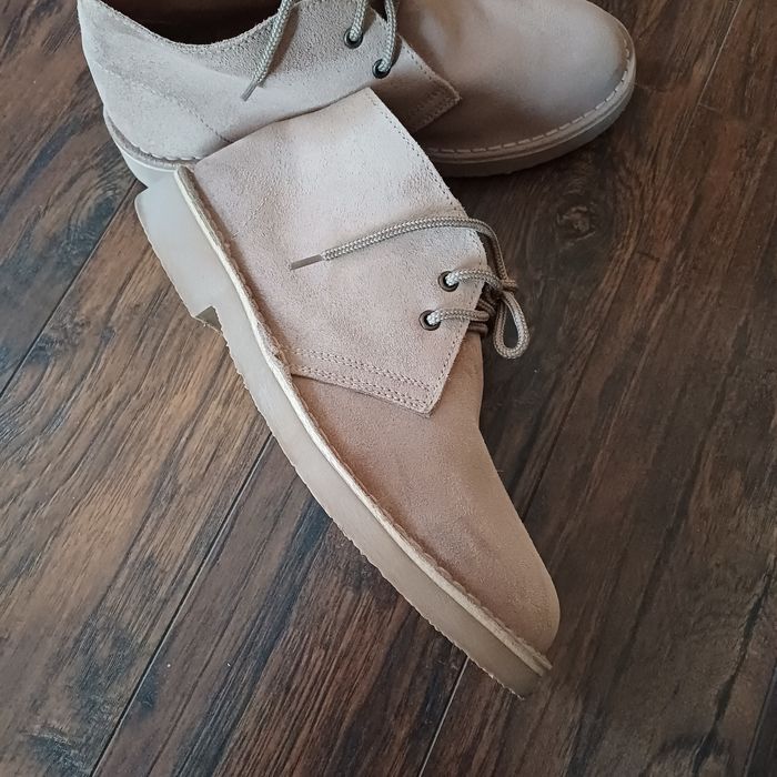 Продаю особисті вживані речі. Іспанськи замшеві черевики дезерти