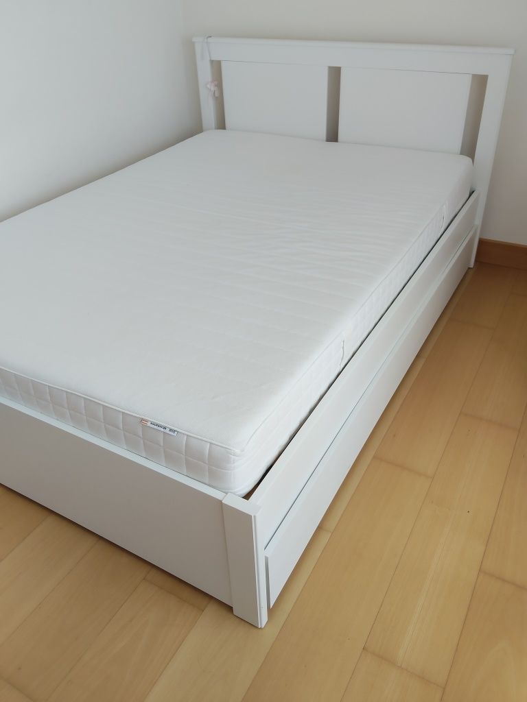 Cama e colchão ikea 140x200 + 2 gavetões
