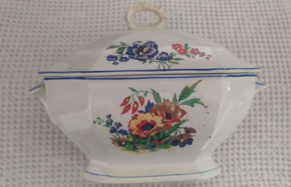Terrina antiga (anos 50)