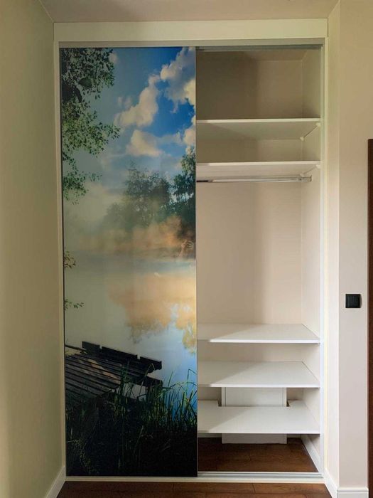 Szafa w zabudowie na wymiar grafika molo jezioro natura