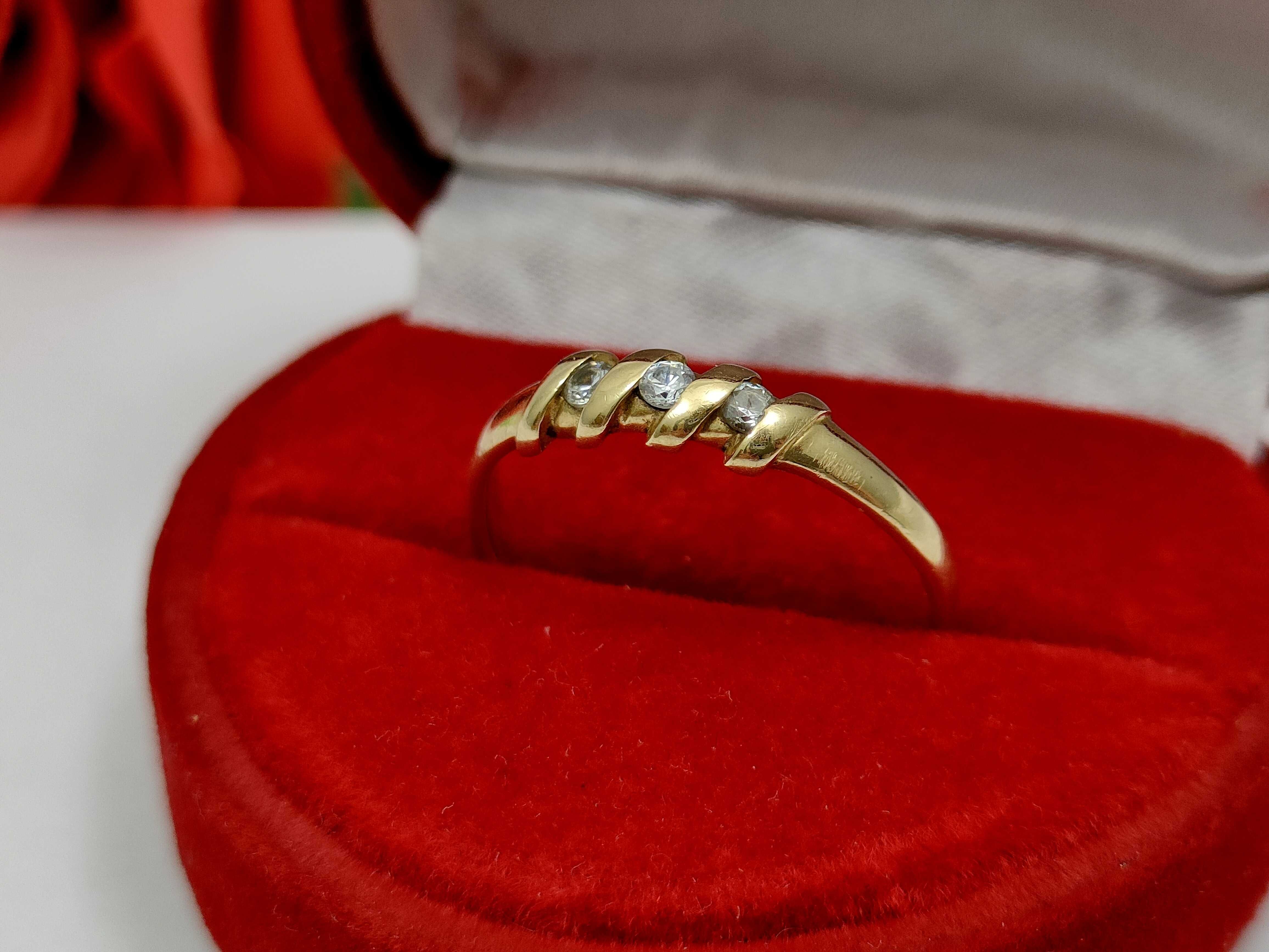 Delikatny złoty pierścionek 1,67 g 585