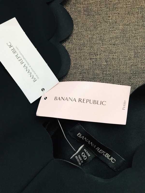 Sukienka damska Banana Republic XS 34 czarna rozkloszowana