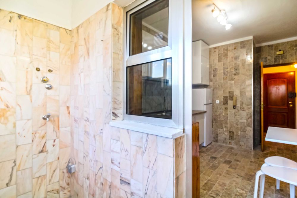 Espaçoso T1 em Baguim junto á estaçao do metro para arrendamento