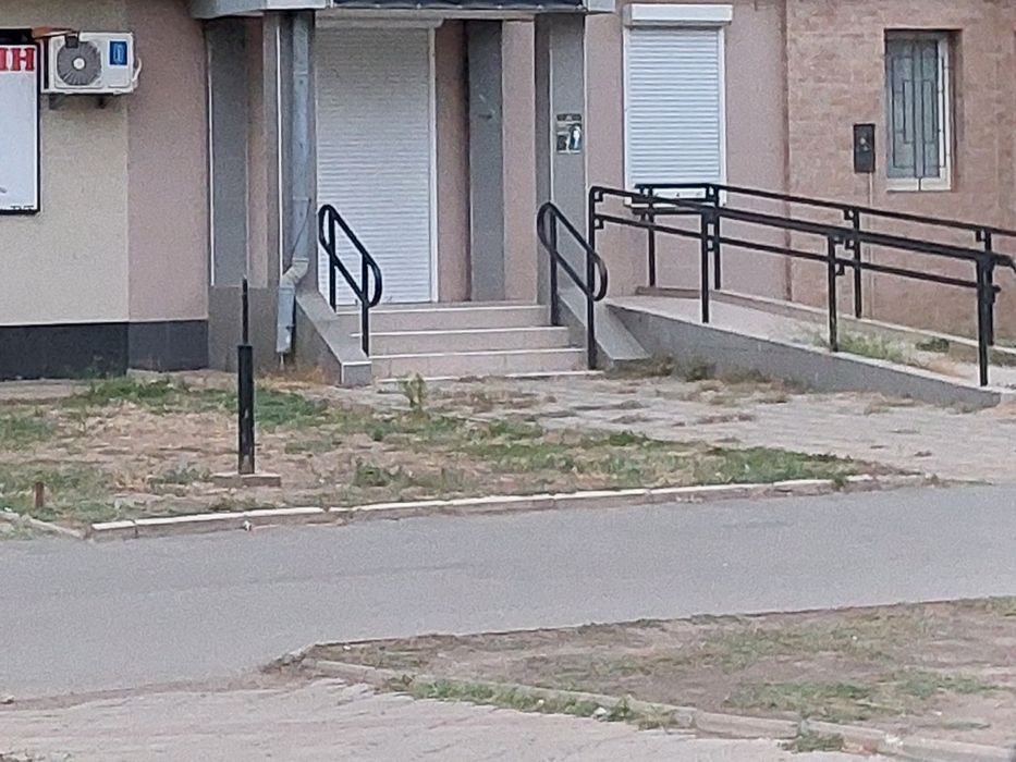 Продам или здам в аренду магазин по ул. Космонавтов.