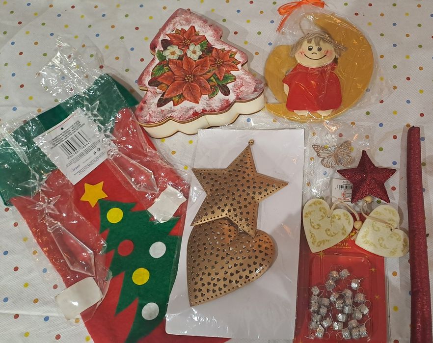 Zestaw świąteczny Boże Narodzenie ozdoby obrus bombki świeczki