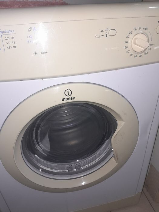 Secador de roupa Indesit 6kgs 100€