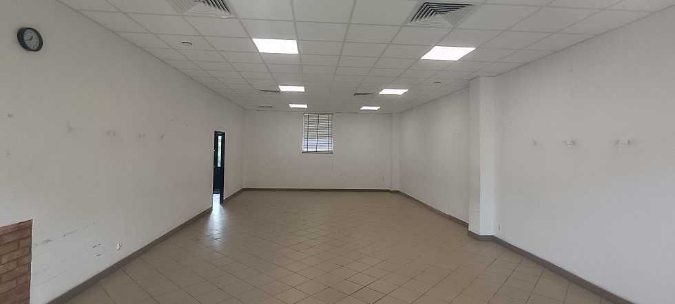 Lokal handlowo-usługowy  – Cieszanów – 110 m², parter, witryna