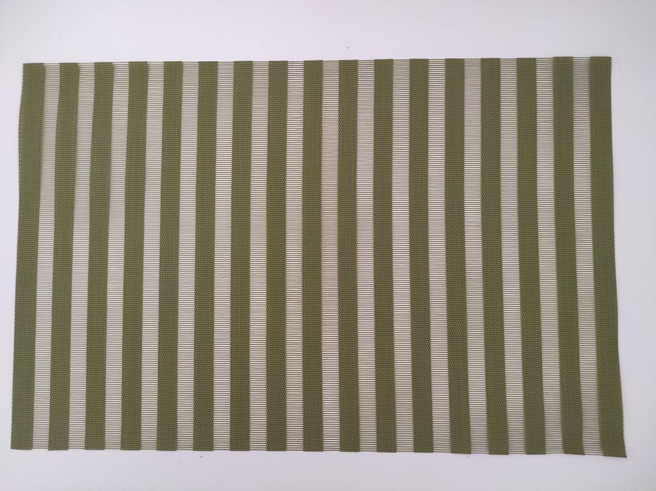 Zielone podkładki pod talerze