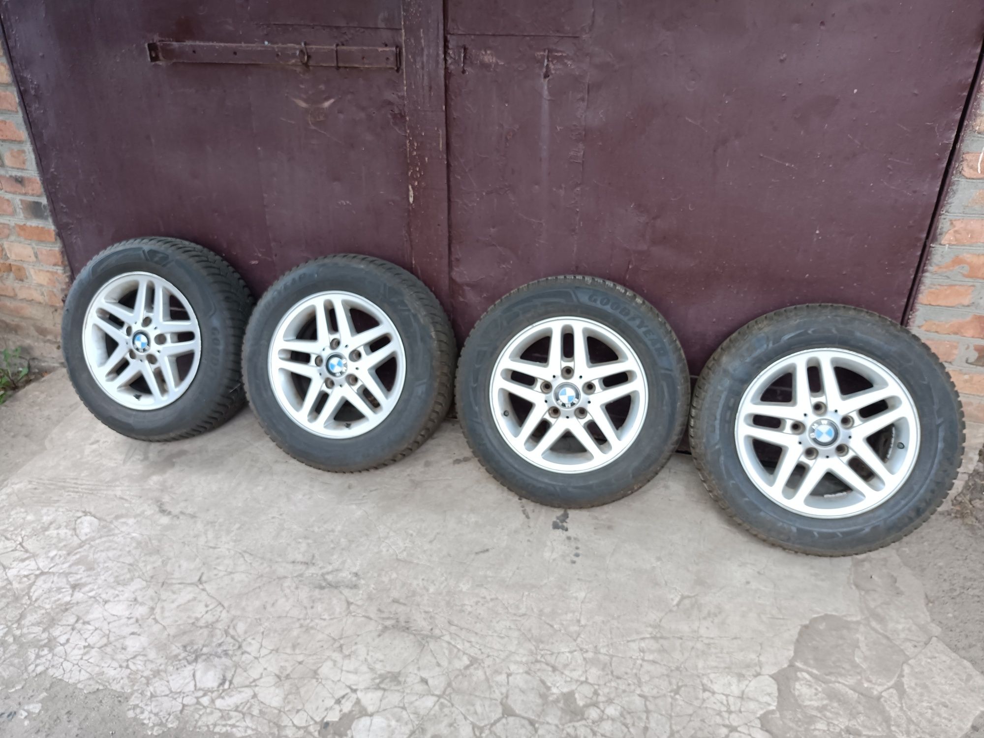 Колеса bmw 195х65х15 Goodyear Ultragrip