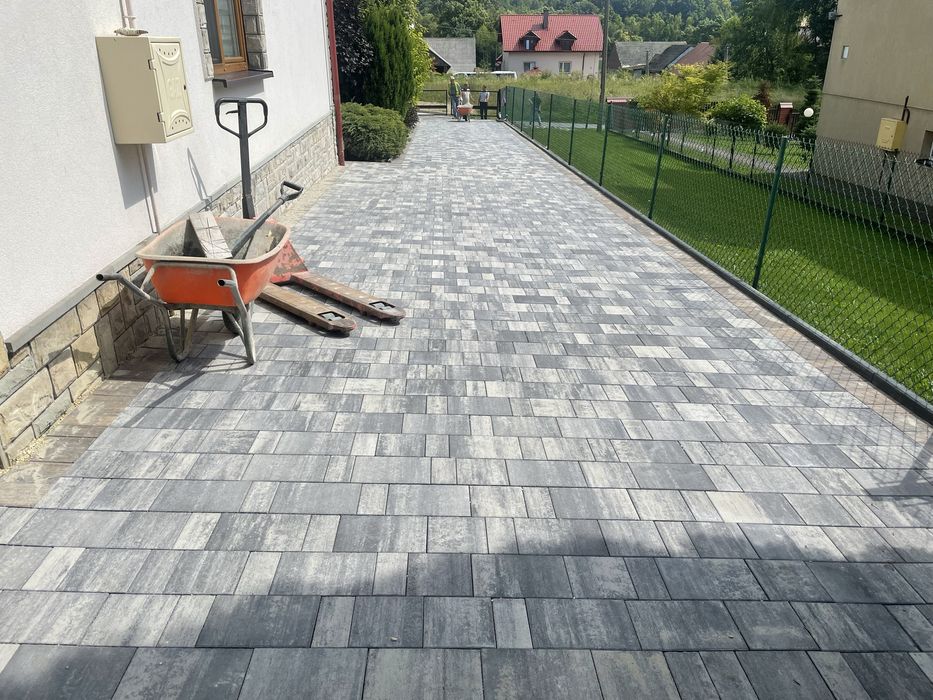 Brukarstwo roboty ziemne kanalizacje ogrodzenia niwelacja tere Koparki