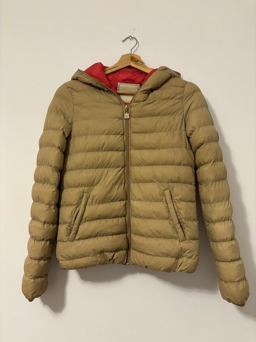Kurtka puffer w kolorze karmelowym z czerwoną podszewką S