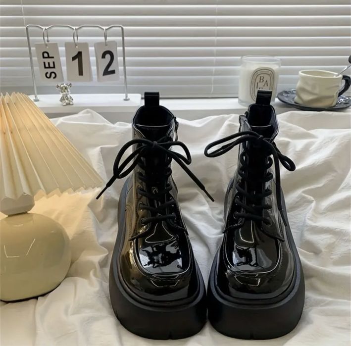 Ботинки жіночі чорні(глянцеві)