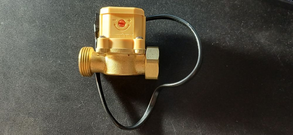 Датчик протоку води (Реле протоку)