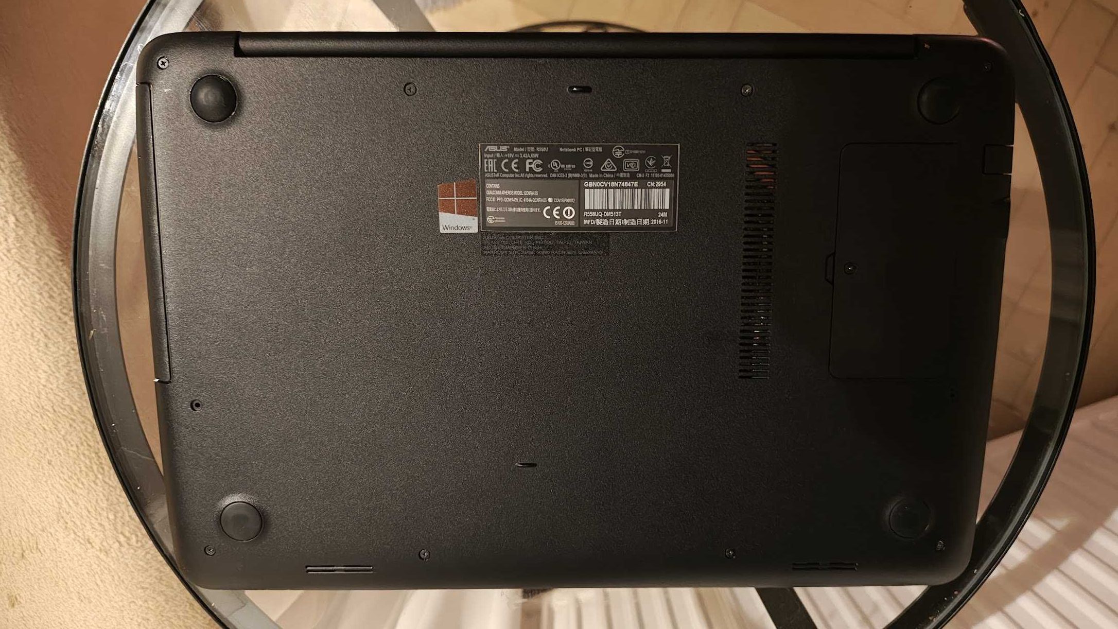 Laptop Asus R558U I5-7200U/12 gb Ram/240 gb ssd/ Win 10