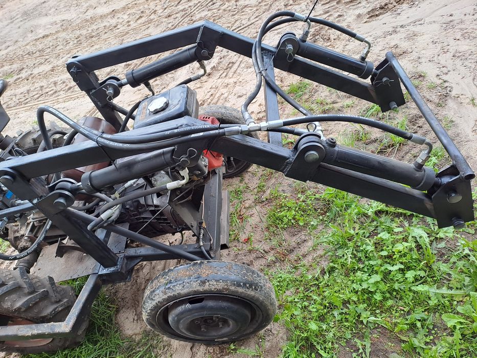 Traktorek sam z turem