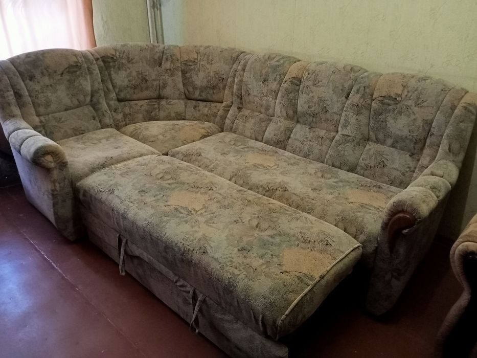 Продам угловой диван в новом состоянии.