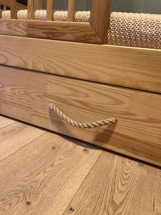 Łóżko dziecięce DOMEK 89x168,5 + MATERAC + PANELE