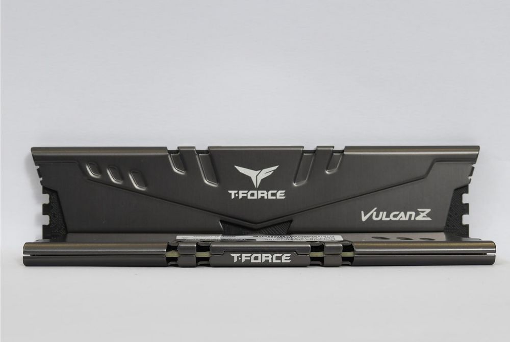 Оперативна пам'ять TEAMGROUP VulcanZ T-Force DDR4 3200MHz 16gb kit 2x8
