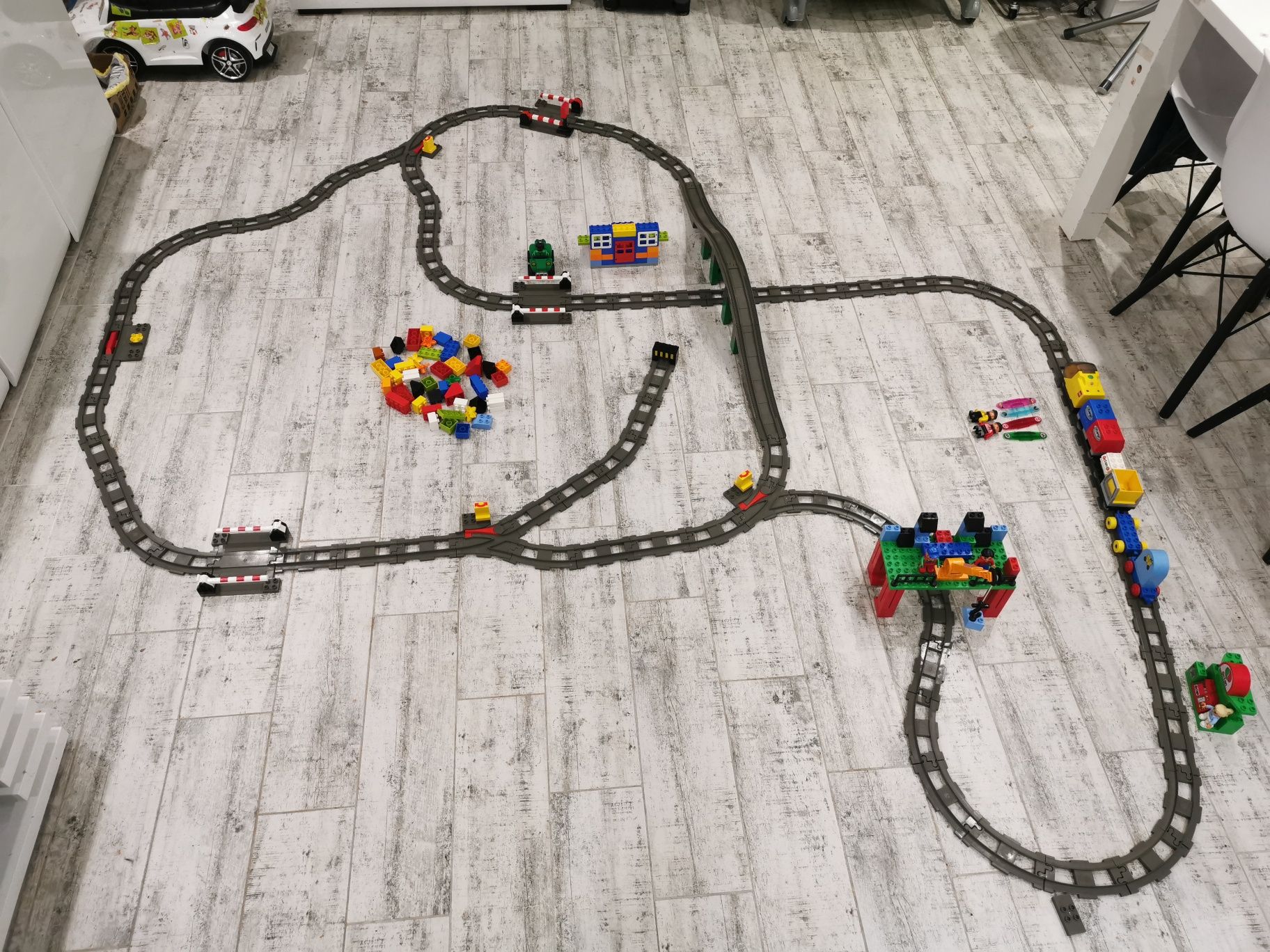 Inteligentny wielki zestaw Lego Duplo tory kolejowe klocki