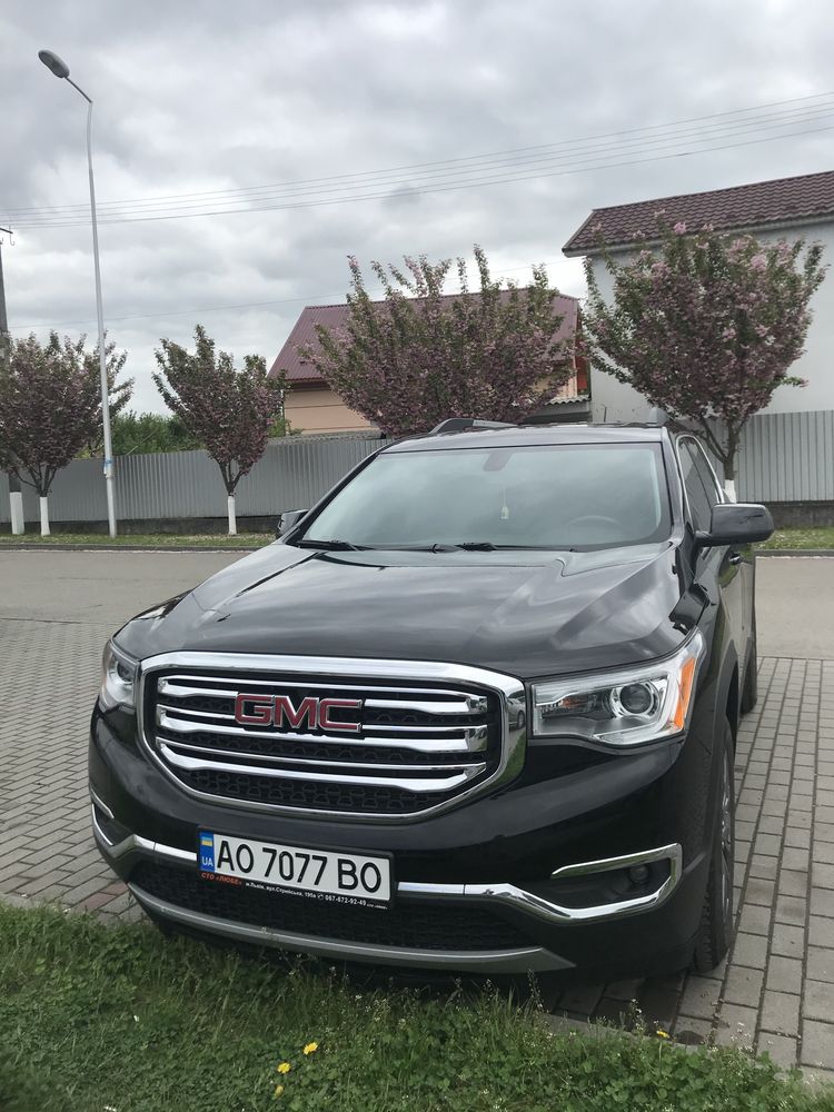 Автомобіль GMC Acadia 2016