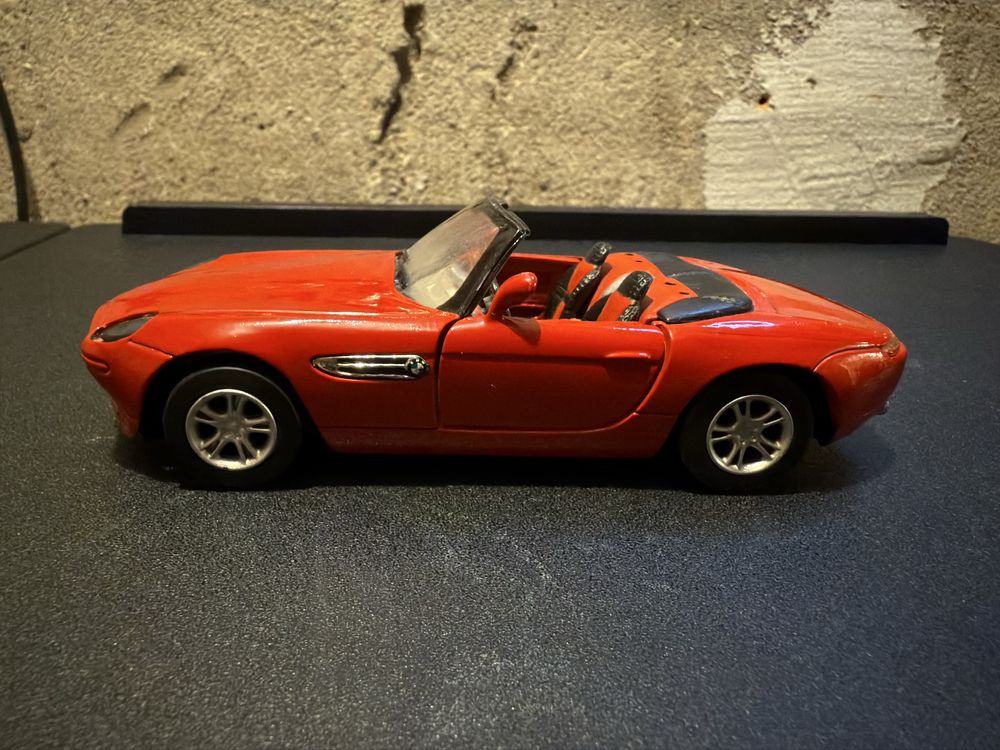 Bmw z8 model w skali