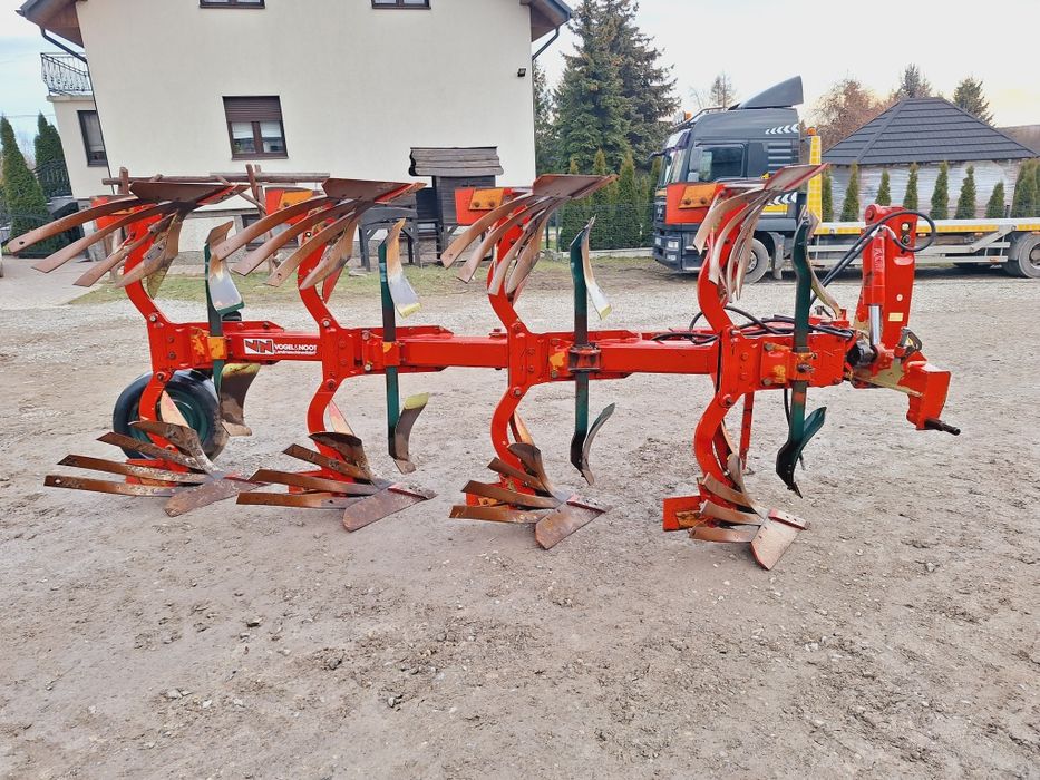 Pług 4 skibowy obrotowy Vogel Noot  nie rabe lemken