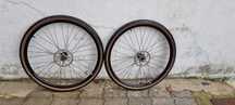 Rodas estrada/gravel com pneus