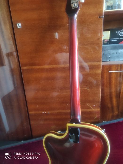 Продам раритетную бас-гитару Perl Gold Muzima