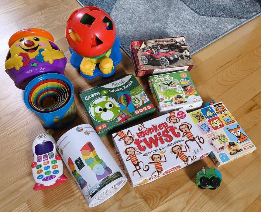 Komplet zabawek (Fisher Price i inne)