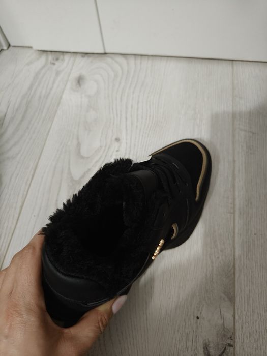 Adidasy sneakersy damskie z futerkiem