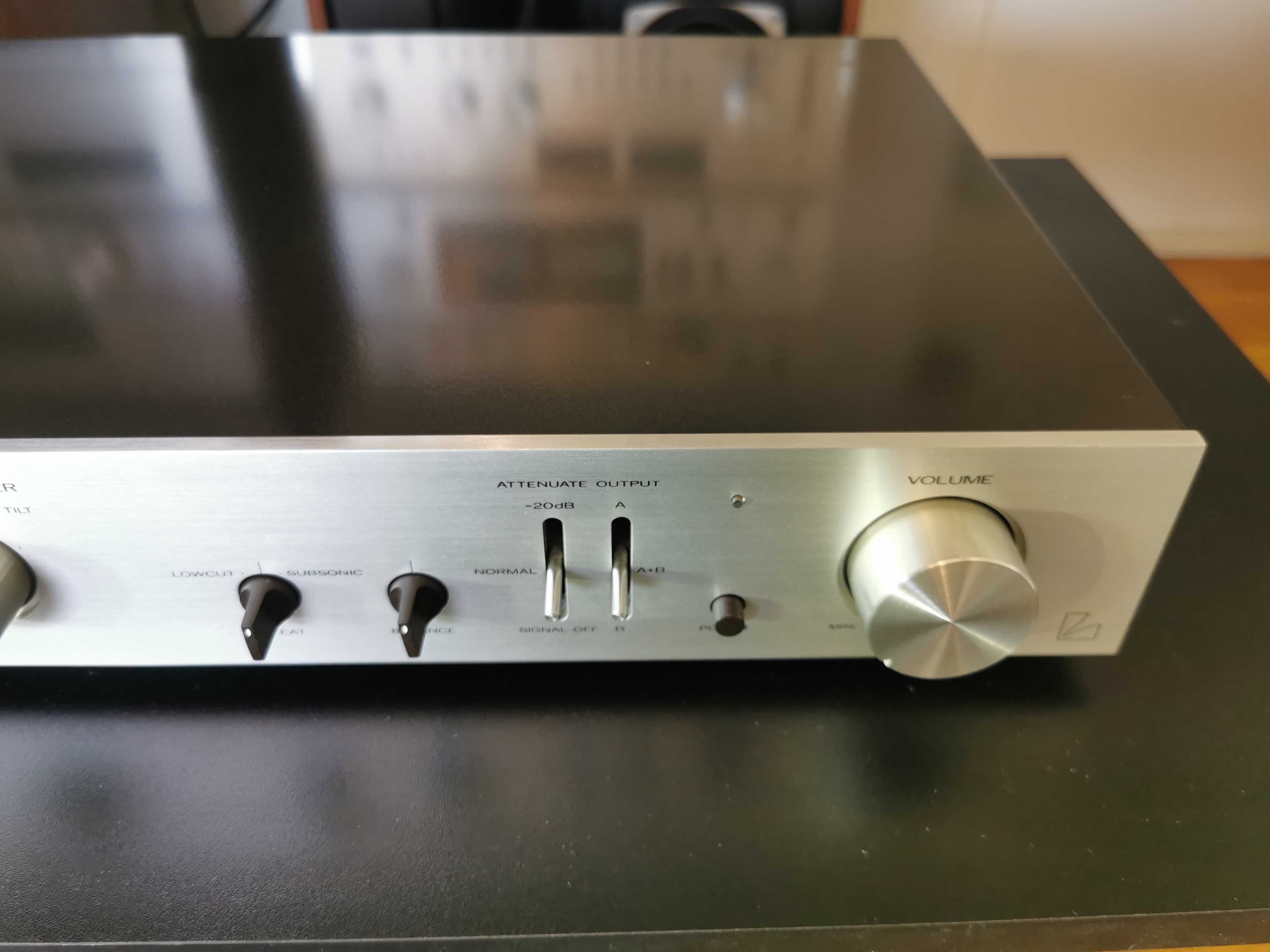 Przedwzmacniacz LUXMAN CL-32