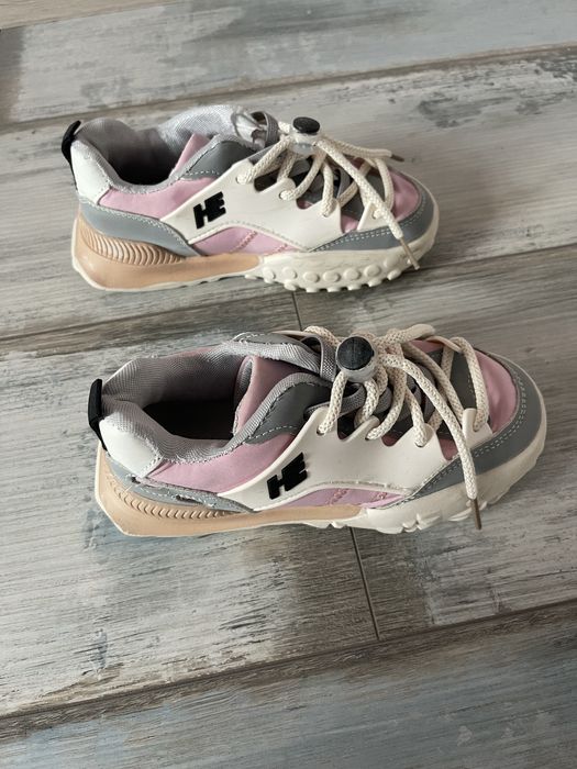 Кросівки р 29 стелька 19