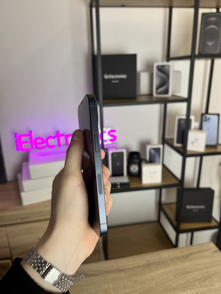 iPhone 13 128 GB Midnight + AirPods Pro 2