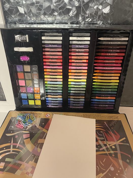 Набор для рисования 222 предмета