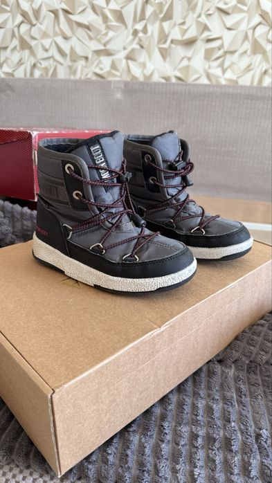 Продам чоботи Moon boot