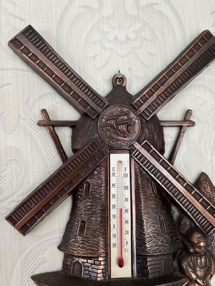Винтажный литой термометр ( медь) Голландия