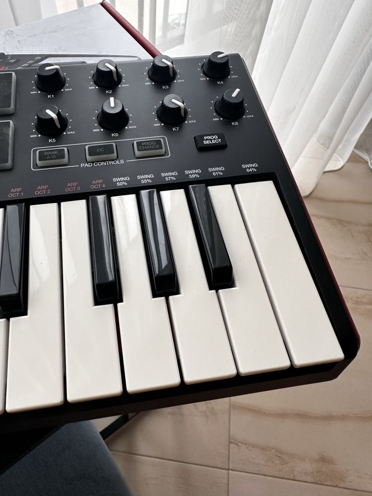 MPK mini hybrid 3 wobble