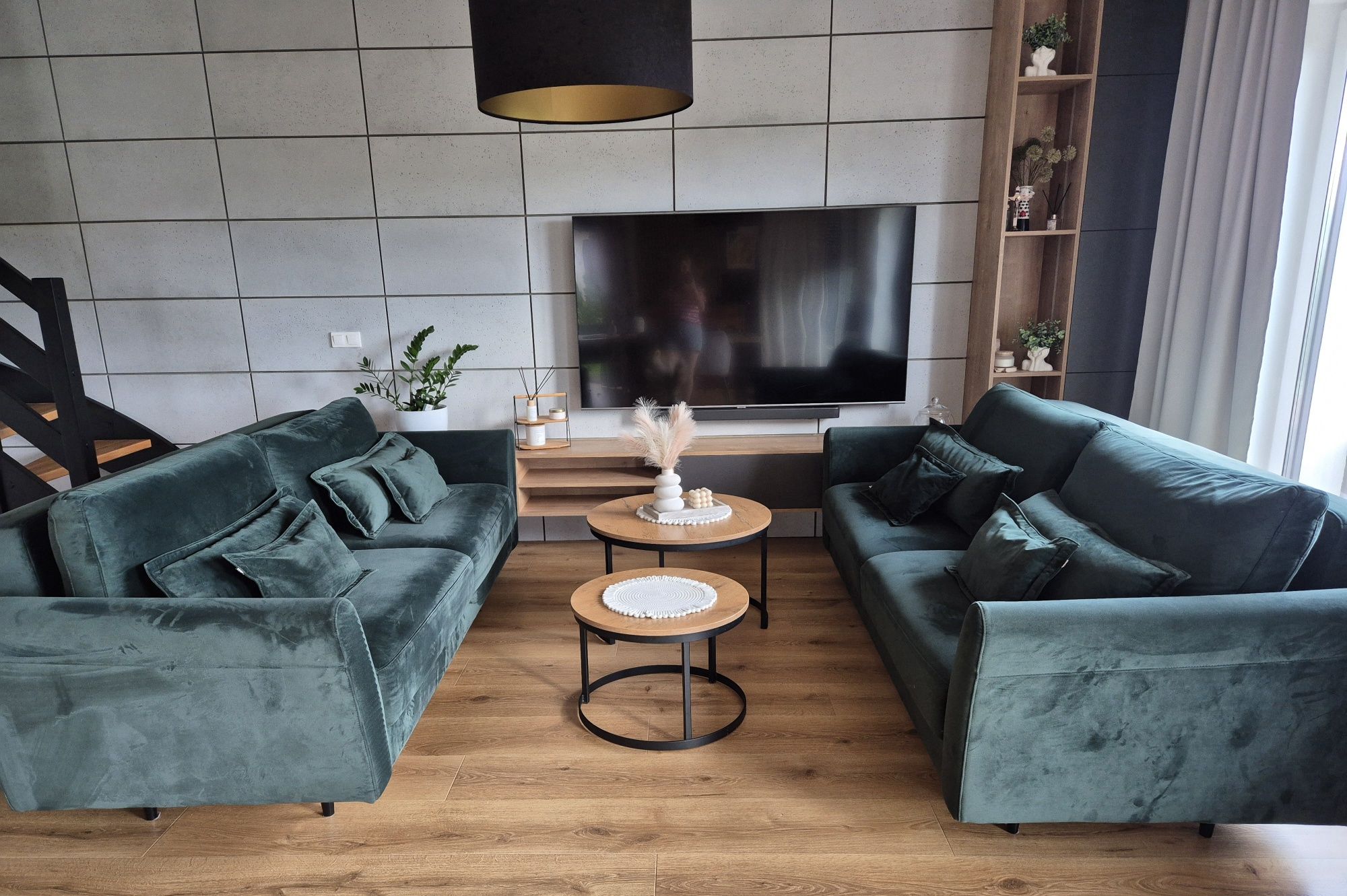 Zielona sofa 3 osobowa rozkładana z pojemnikiem welur MP Nidzica