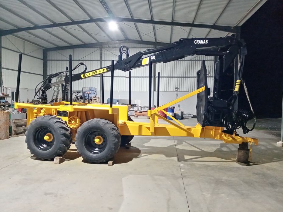 Reboque florestal Rottne com grua Cranab