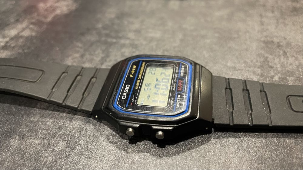 Вінтажний колекційний годинник Casio f91w