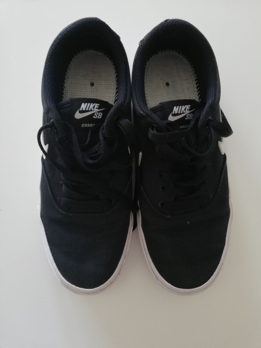 Vendo Nike SB - Black and white