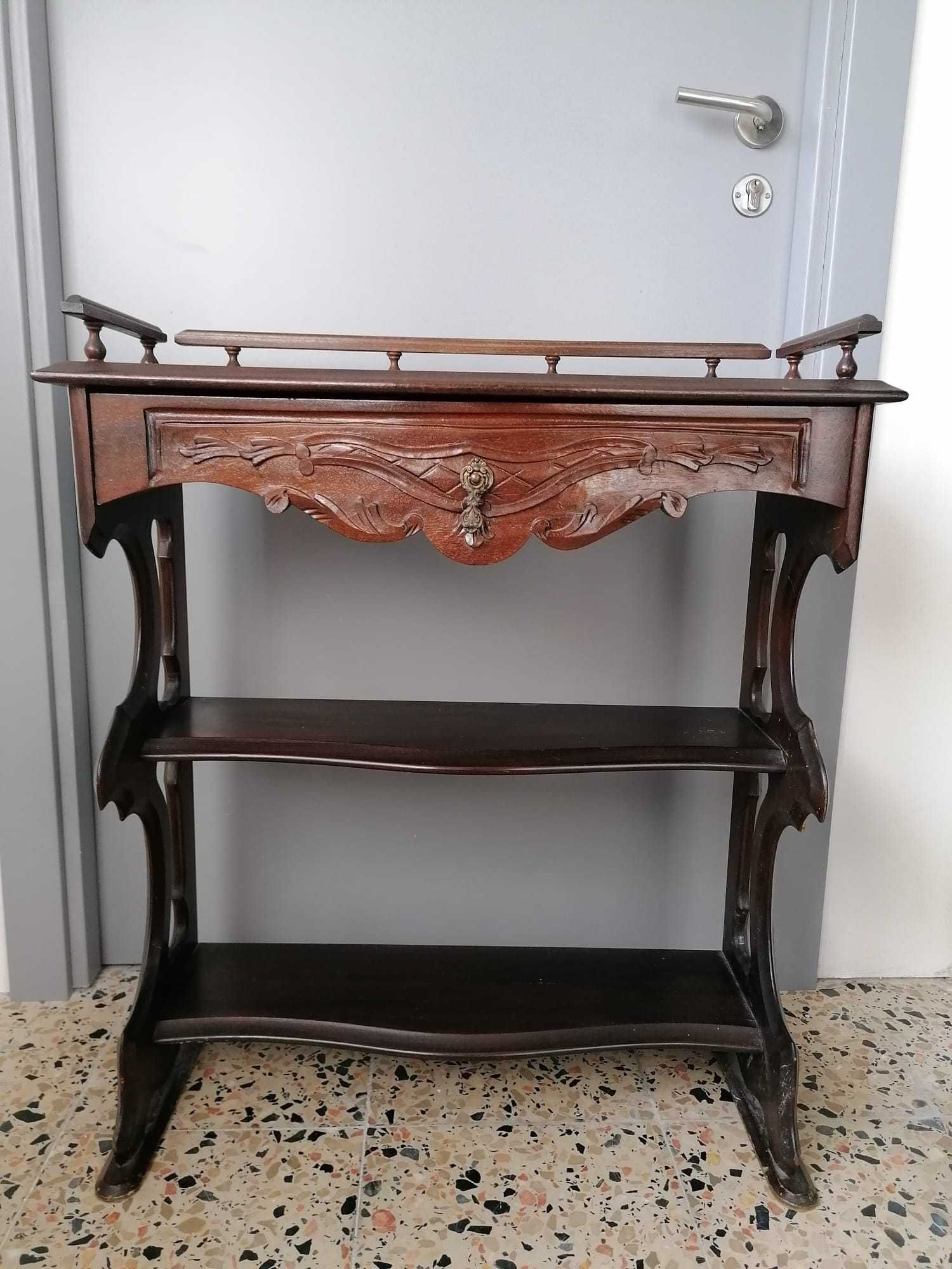 Mesa de Apoio Antiga
