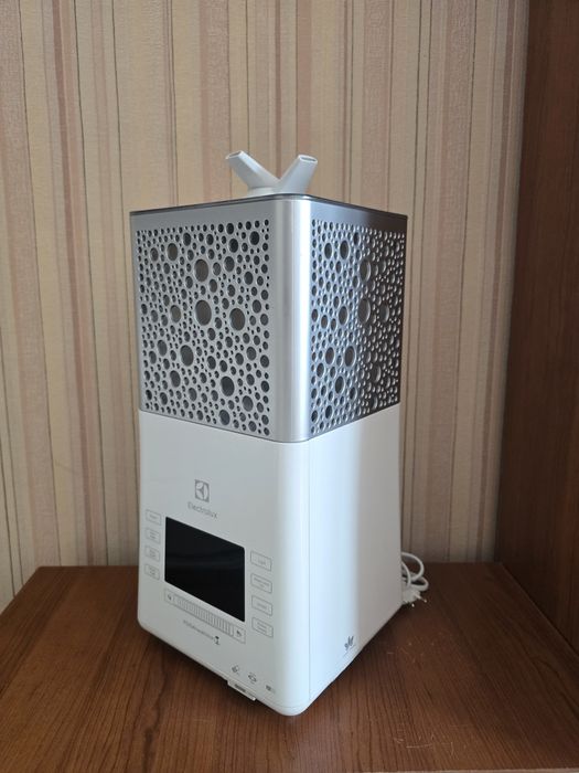 Зволожувач повітря ELECTROLUX yogahealthline EHU-3815D