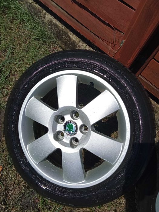 Alufelgi rozmiar 15 felgi aluminiowe Skoda opony 185/55 R15 goodyear