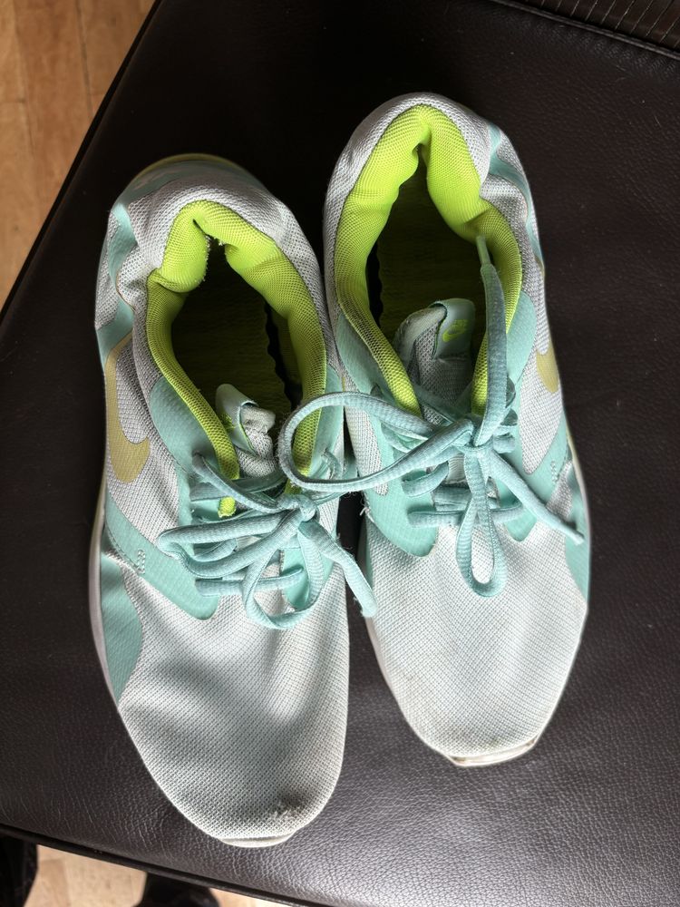 Nike roshe run r.41 miętowe