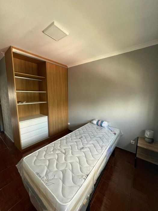 Arrenda-se Quarto Luminoso  perto de tudo!