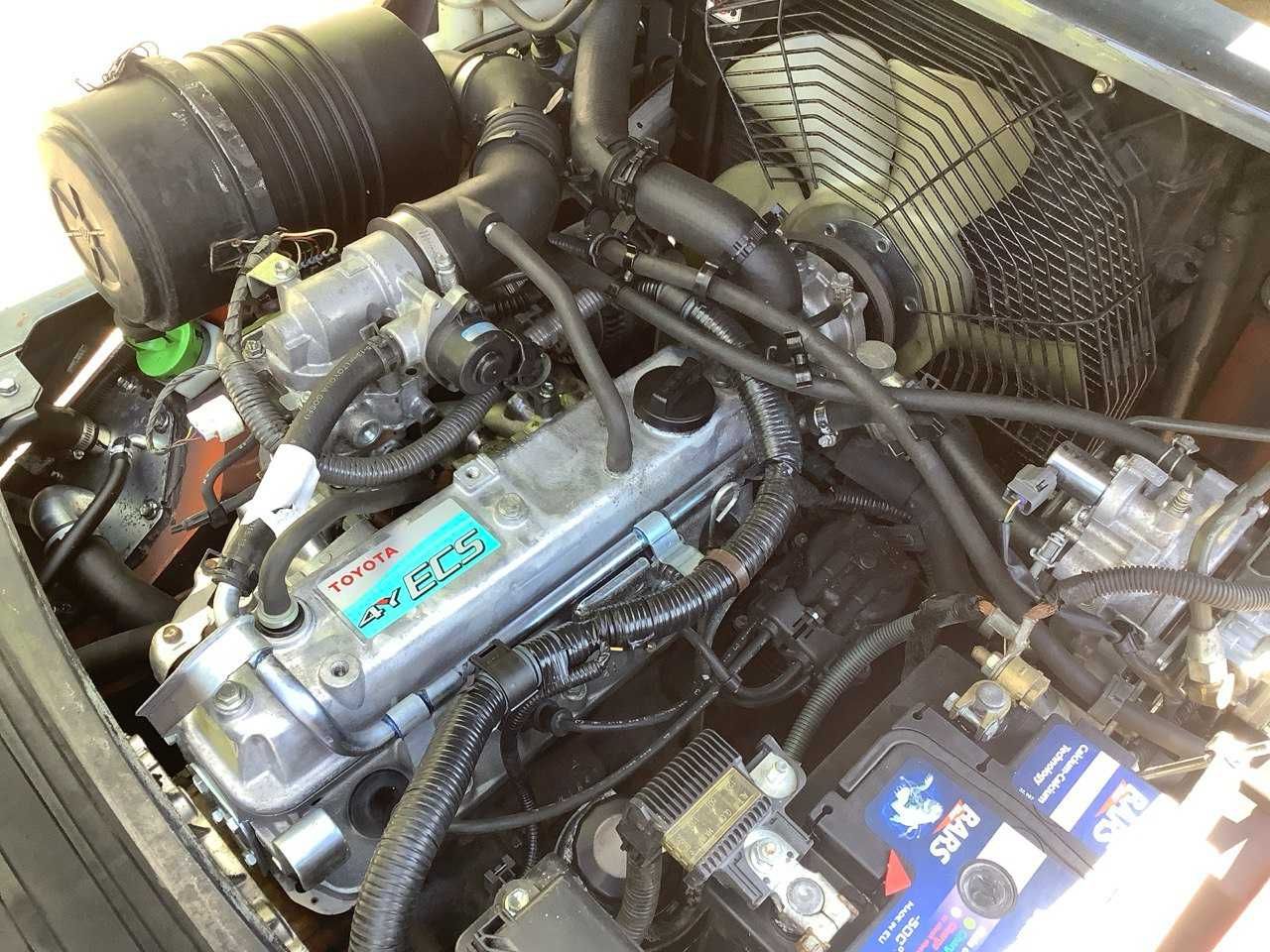 Gazowy wózek widłowy Toyota 8FG18, triplex, 4 sekcje, darmowa dostawa.