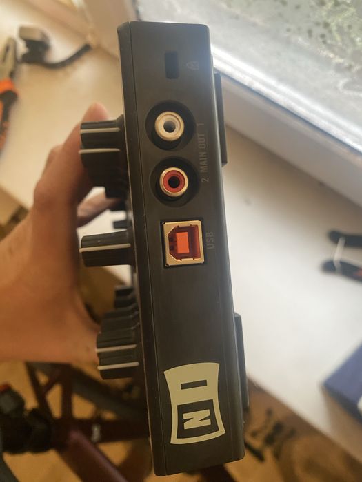 DJ Микшер Traktor Z1