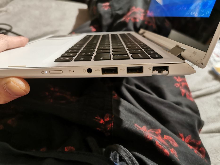 lenovo yoga 310-11iap 2 gb ram 128 gb ssd intel celeron n3350