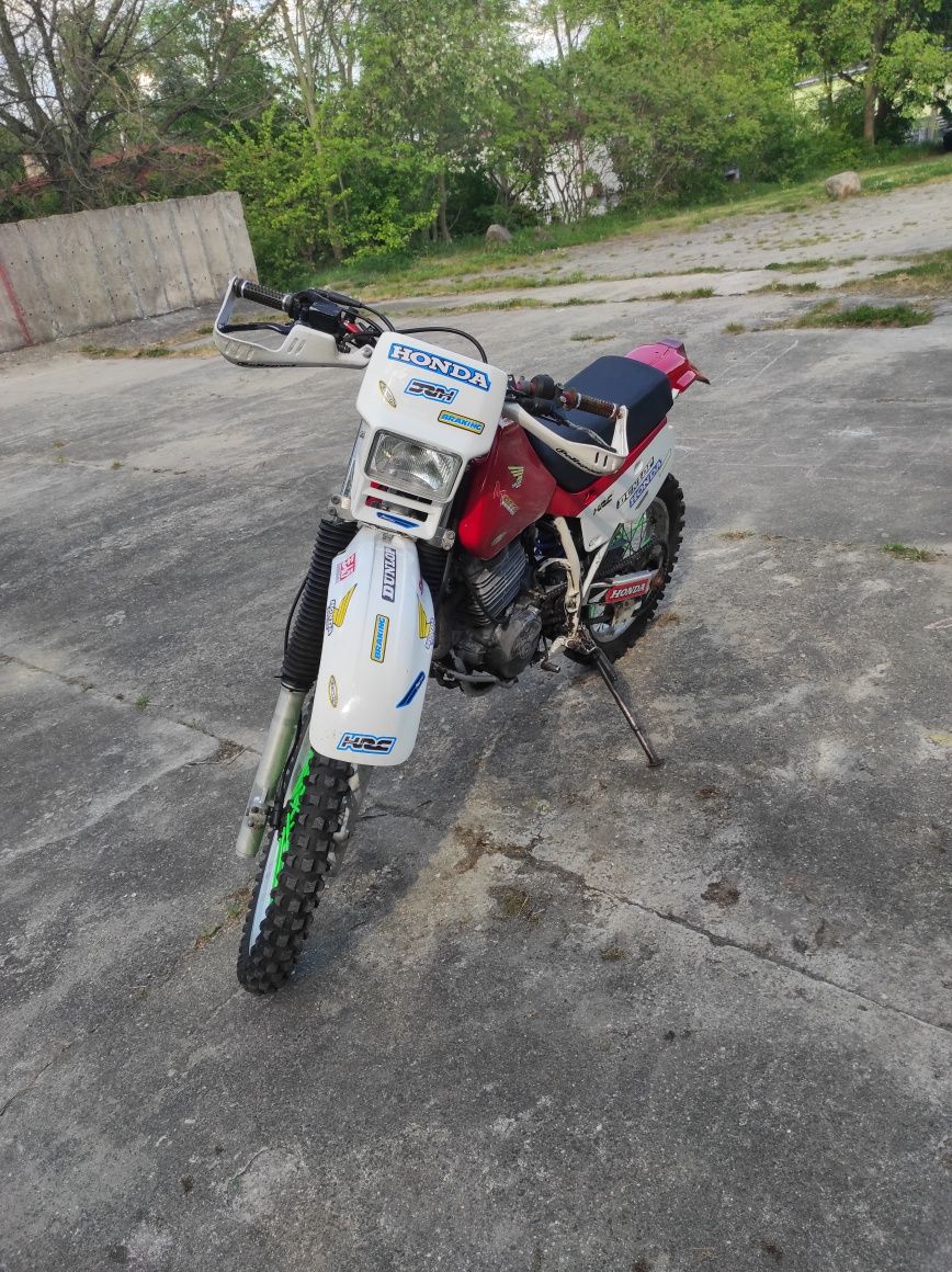 Honda xr 600 r .